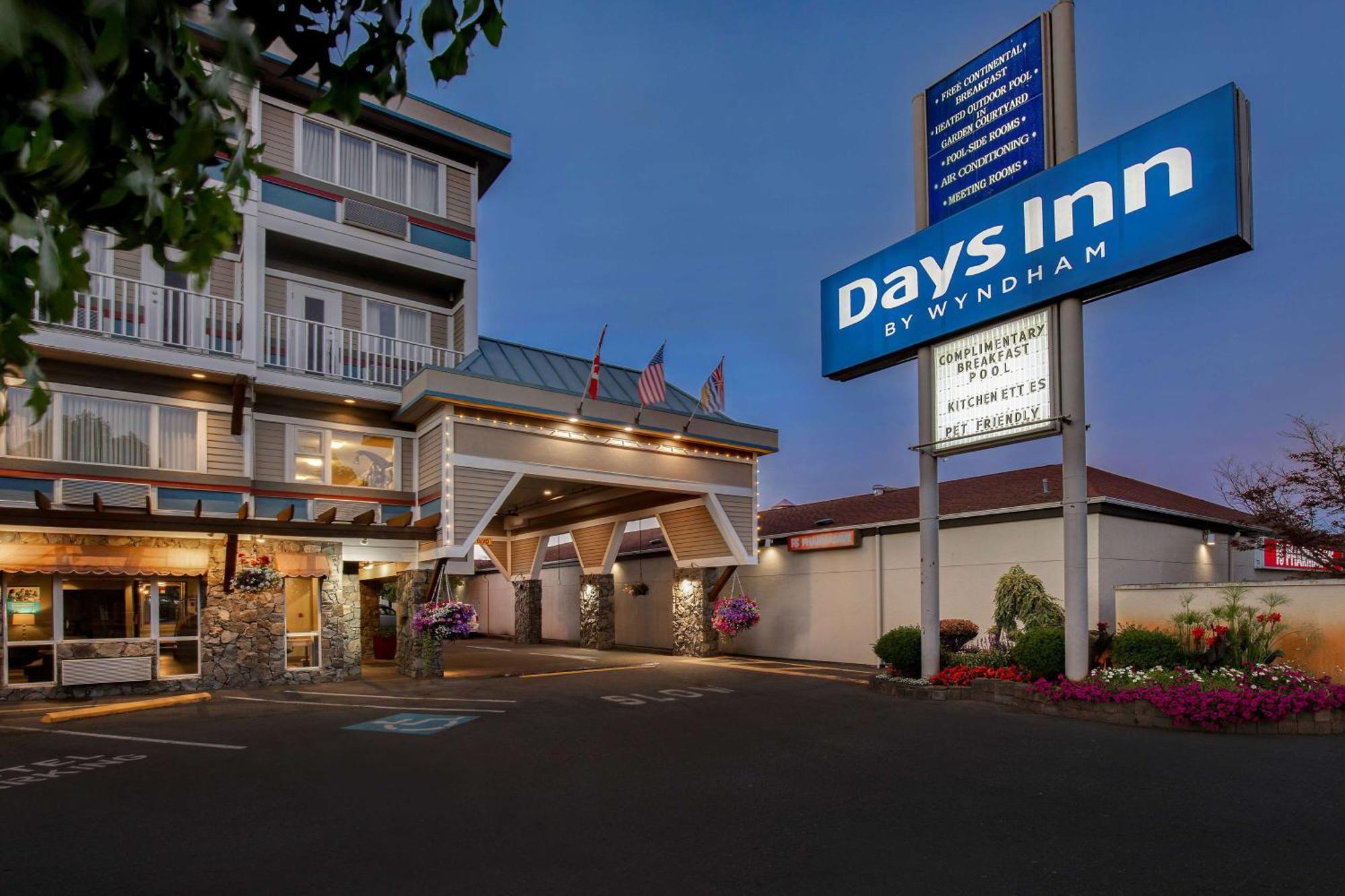 Days Inn By Wyndham Victoria Airport Сидней Экстерьер фото